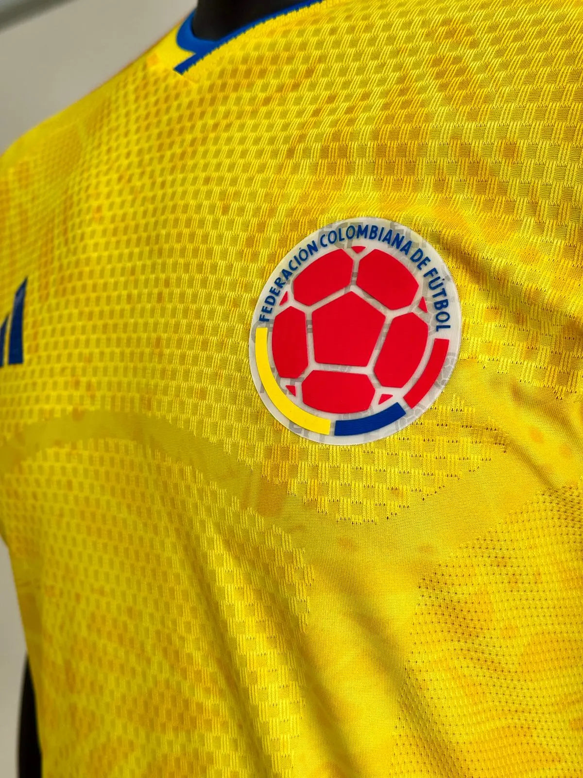 CAMISETA SELECCION COLOMBIA EDICCION ESPECIAL PARA EL MUNDIAL 2026 TIPO ORIGINAL 🔥 SOLO POR HOY 50% DCTO