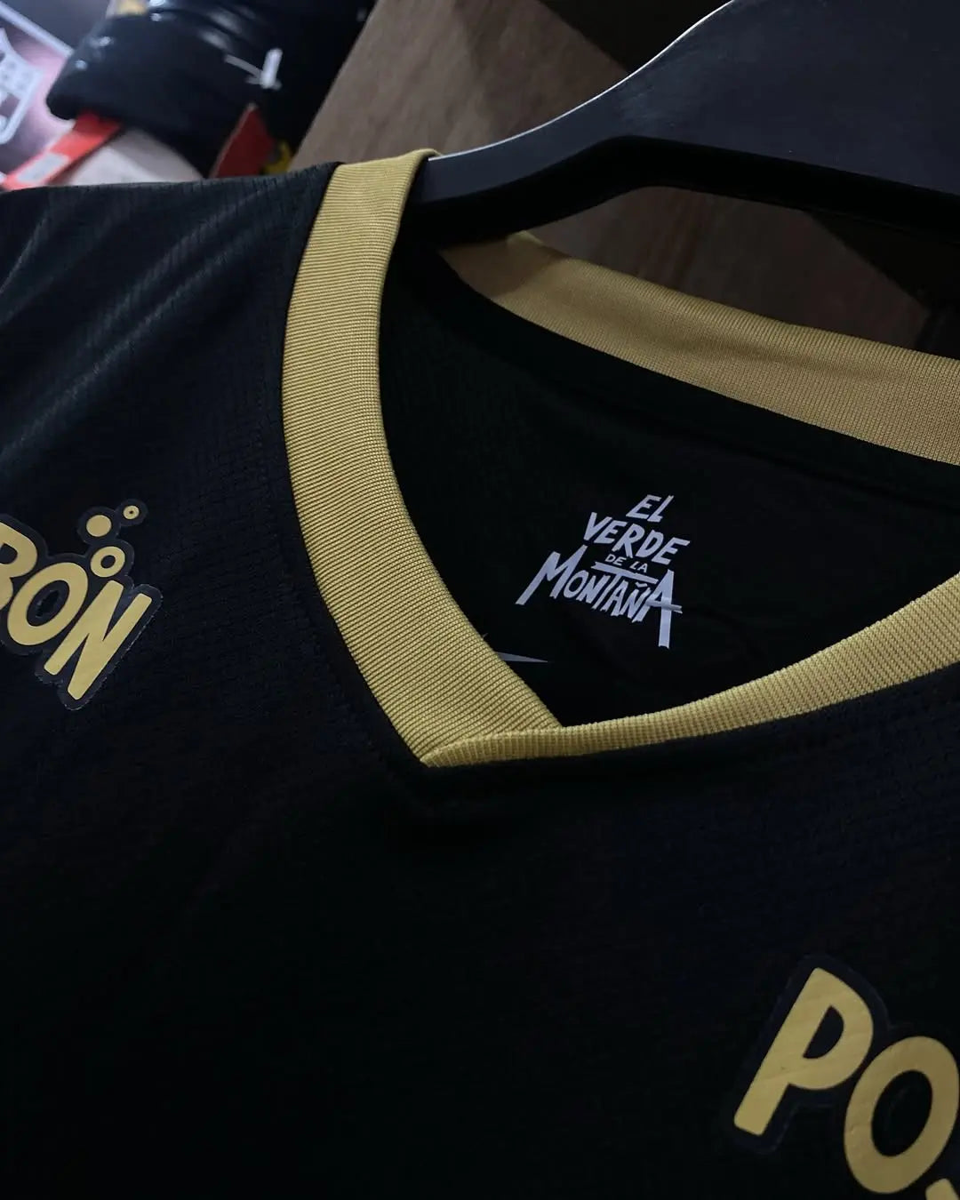 CAMISETA ATLETICO NACIONAL LOCA 1.1 2025 - CON TODOS SUS PARCHES DE LIGA EN LAS MANGAS 🔥 ENVIO GRATIS A TODO EL PAIS Y 50% DE DCTO 🔥