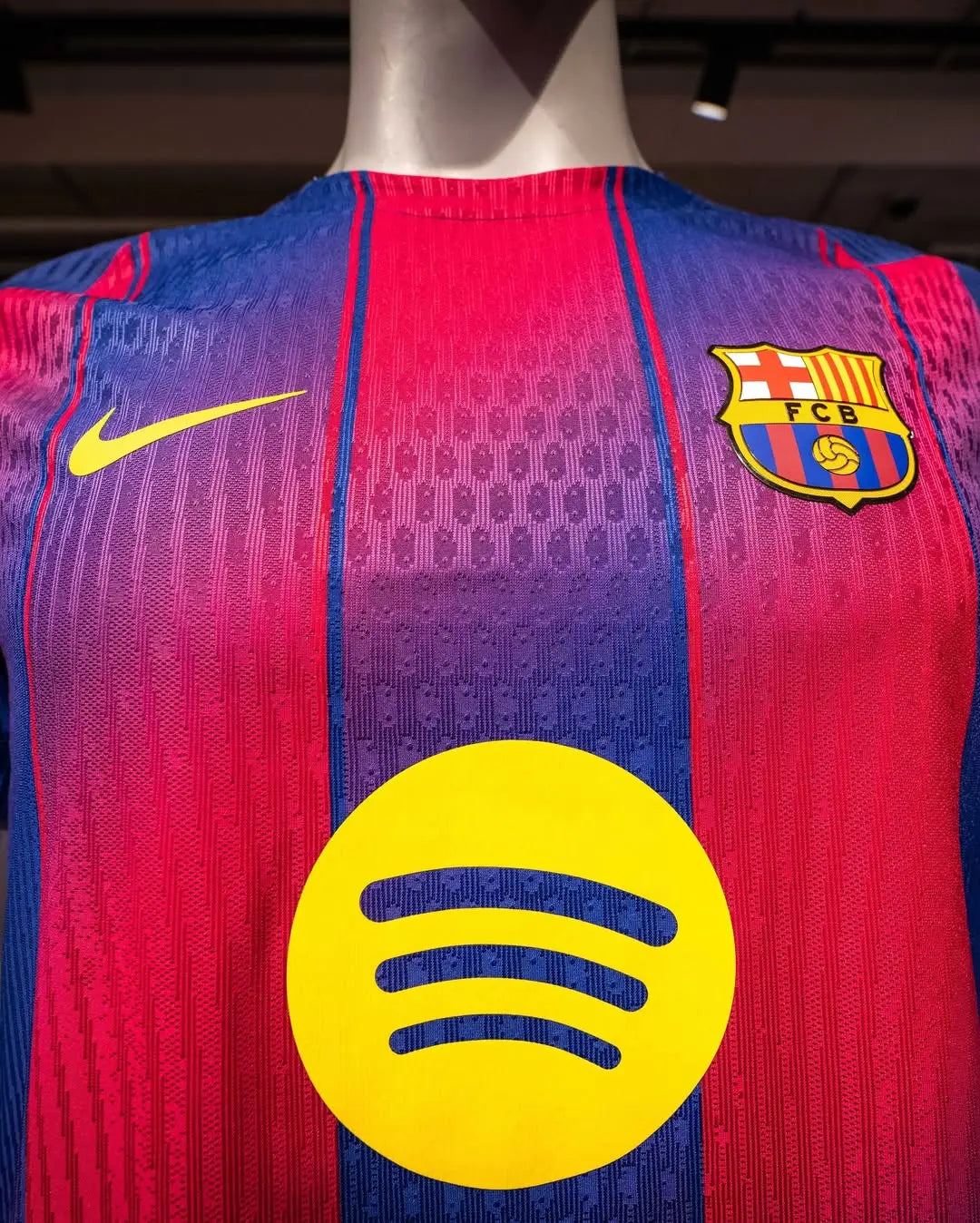 Camiseta del Fc Barcelona calidad 1.1 🎁incluye caja de regalo  I ENVIO GRATIS 🔥 SOLO POR HOY CON EL 50% DE DESCUENTO